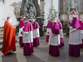 Abschlussvesper der Bischofskonferenz mit Spendung des Bonifatiussegens (Foto: Karl-Franz Thiede)